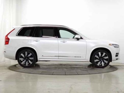 Used 2023 Volvo XC90 T8 Ultimate w/ Lounge Package image 13