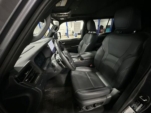 Used 2024 Lexus GX 550 w/ Accessory Package (2T) image 17