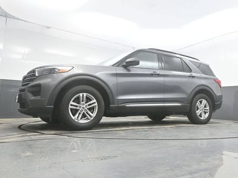 Used 2021 Ford Explorer XLT AWD/4WD image 46
