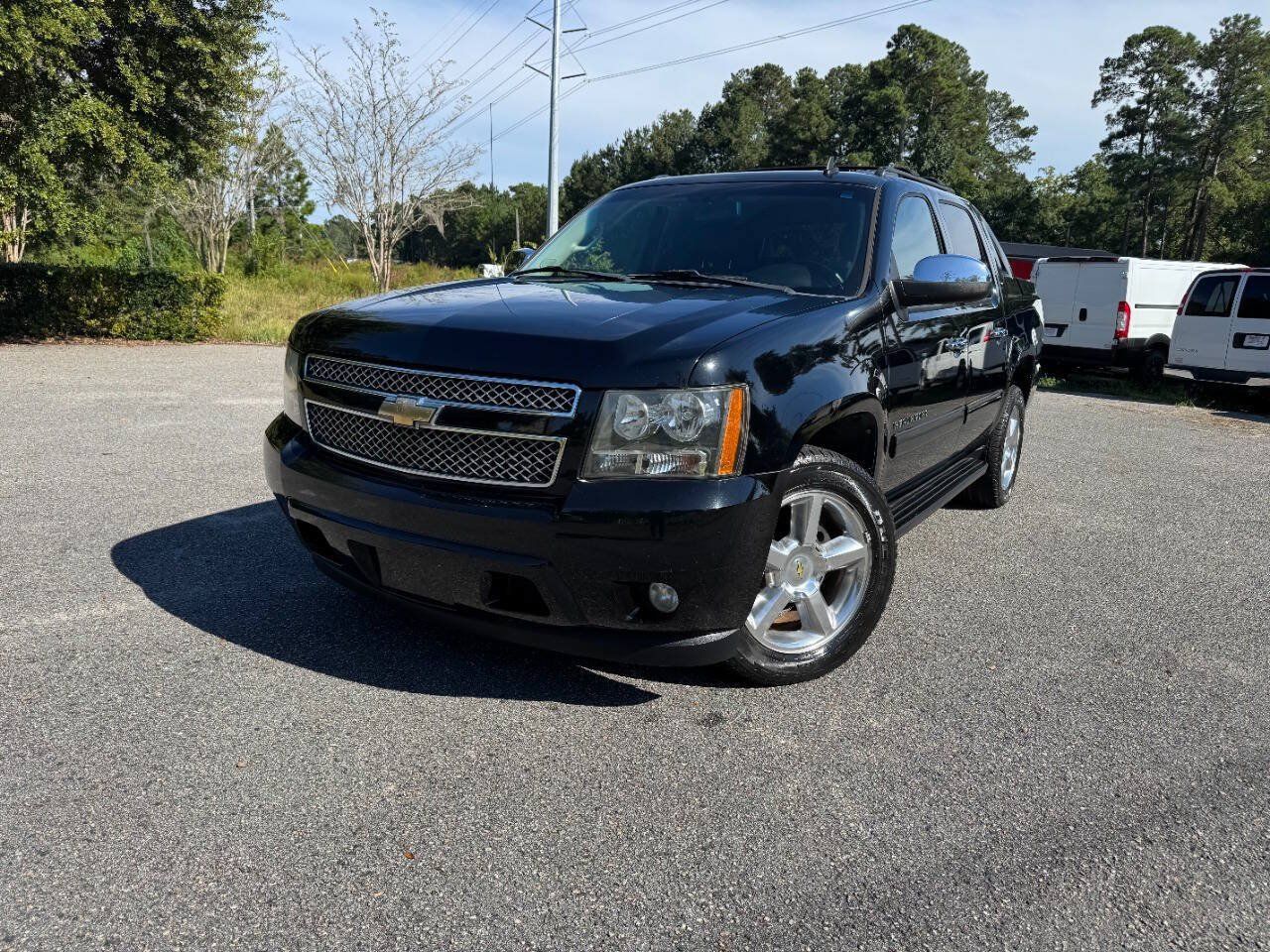 Used 2011 Chevrolet Avalanche LT w/ Regional Value Package RWD image 30