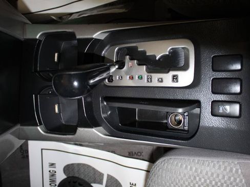 Used 2007 Toyota 4Runner SR5 AWD/4WD image 18