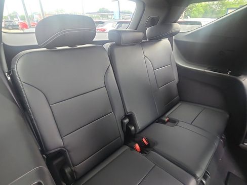 New 2026 Chevrolet Traverse LT w/ Driver Confidence Package AWD/4WD image 16