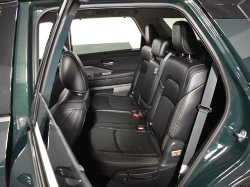 Certified 2024 Nissan Pathfinder SL w/ Black Appearance Package image 30