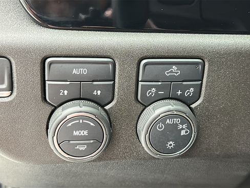 Used 2024 Chevrolet Silverado 1500 LT AWD/4WD image 24