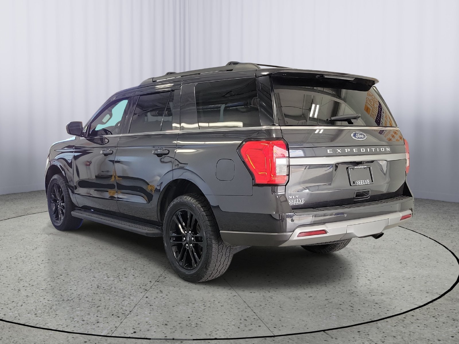 Certified 2024 Ford Expedition XLT AWD/4WD image 3