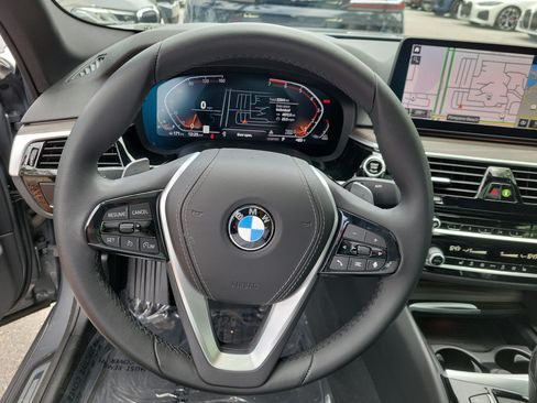 Used 2023 BMW 530i w/ Premium Package RWD image 23