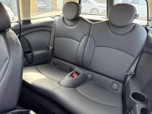 Used 2014 MINI Cooper Clubman FWD image 17