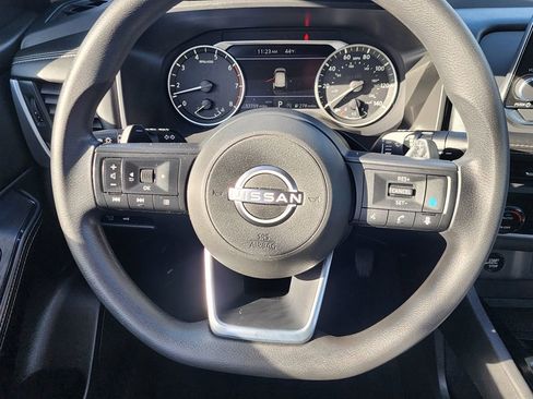 Used 2024 Nissan Rogue SV image 18