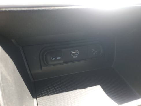 Used 2025 Kia Sportage LX image 21