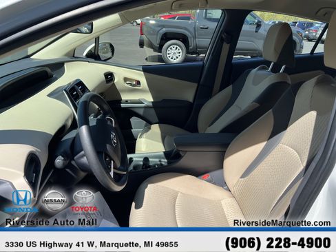 Used 2016 Toyota Prius Two FWD image 15