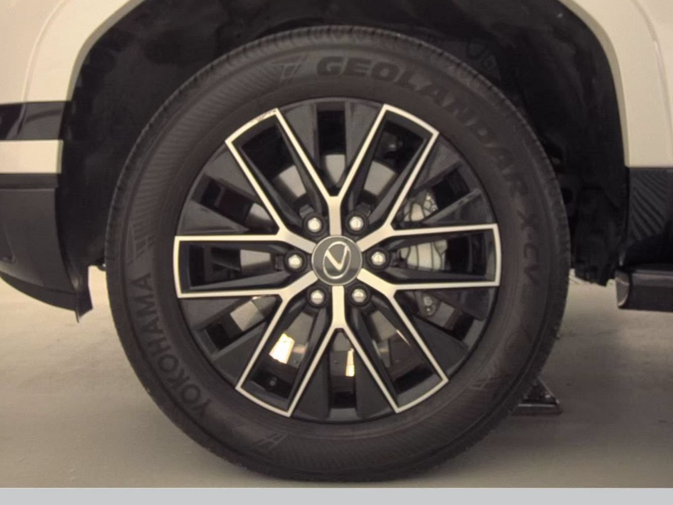 Used 2025 Lexus GX 550 w/ Cold Area Package AWD/4WD image 20