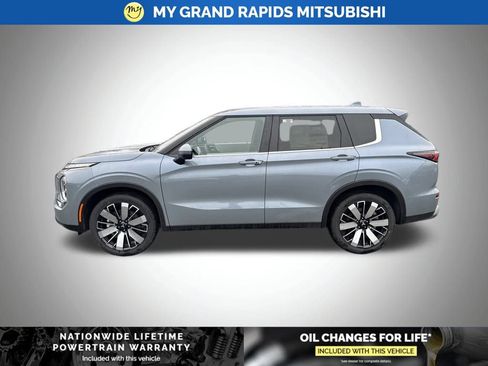 New 2026 Mitsubishi Outlander SE AWD/4WD image 4