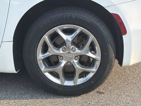 Used 2019 Chrysler Pacifica Limited FWD image 20