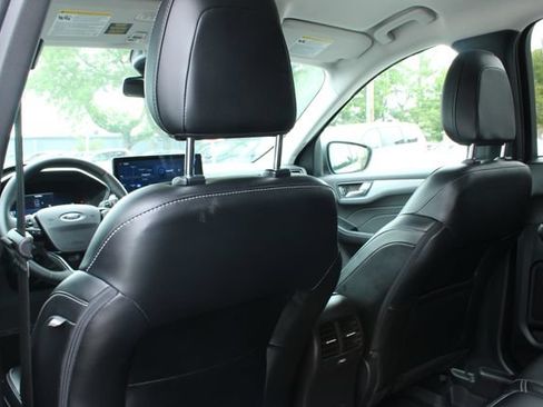 Used 2023 Ford Escape Platinum AWD/4WD image 34