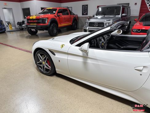 Used 2016 Ferrari California T image 42