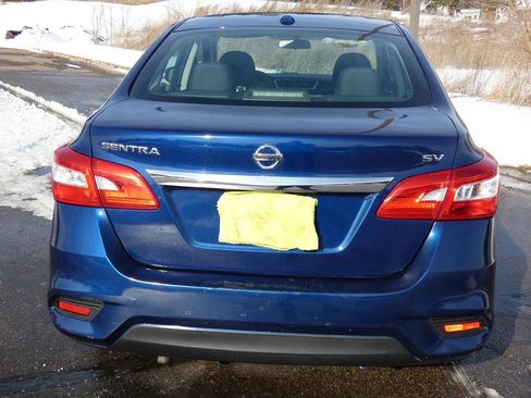Used 2019 Nissan Sentra SV image 6