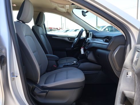 Used 2020 Ford Escape S image 33