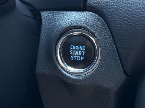 Used 2020 Toyota RAV4 XLE w/ XLE Grade Weather Package AWD/4WD image 22