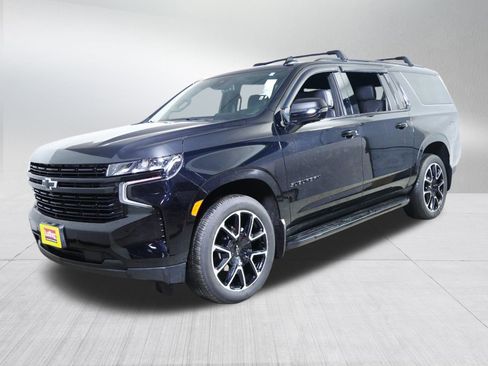 Used 2024 Chevrolet Suburban RST w/ Sport Performance Package image 3