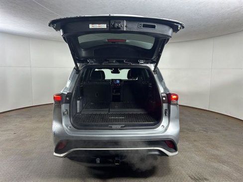 Used 2021 Toyota Highlander XSE AWD/4WD image 13
