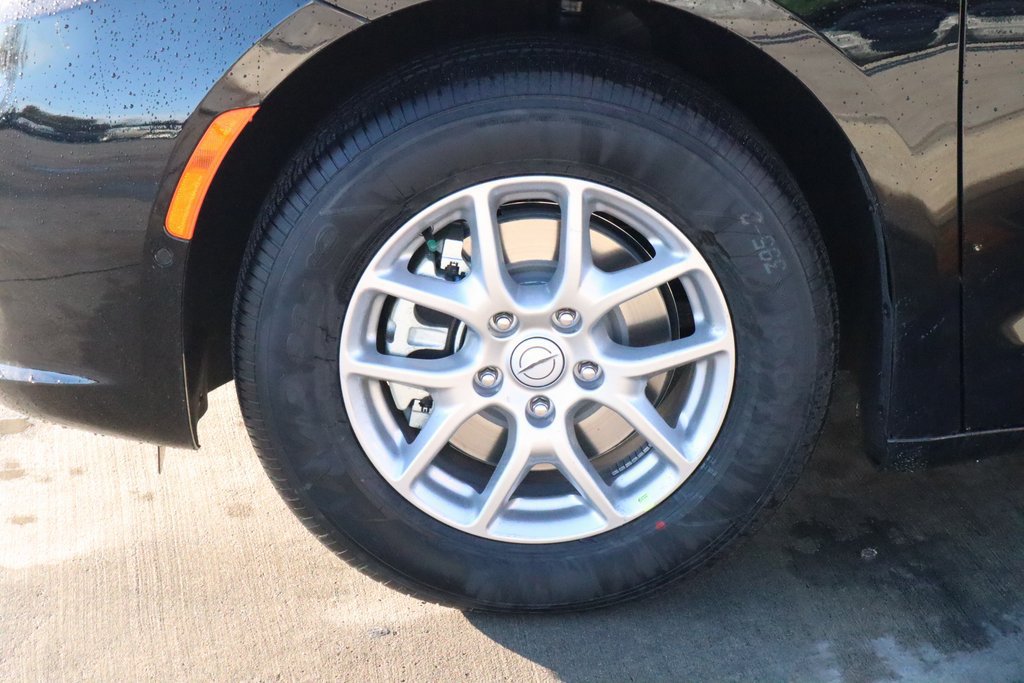New 2026 Chrysler Pacifica Select FWD image 18