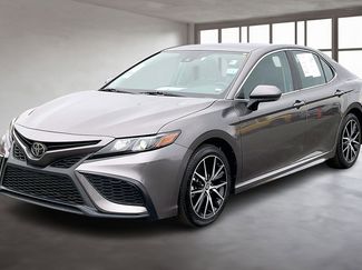 Used 2024 Toyota Camry SE video 3