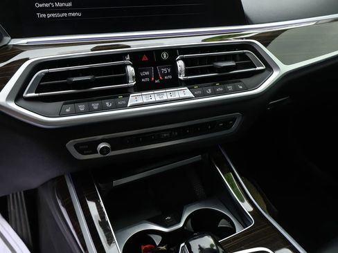 Used 2020 BMW X7 xDrive40i w/ Premium Package AWD/4WD image 40
