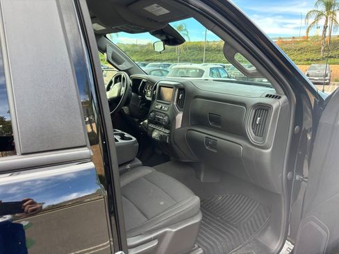 Used 2023 Chevrolet Silverado 1500 Custom image 3