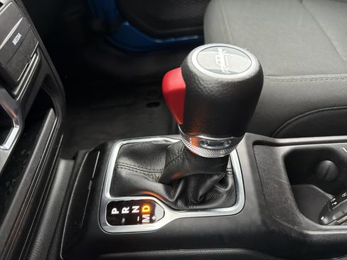 Used 2023 Jeep Gladiator Willys image 22