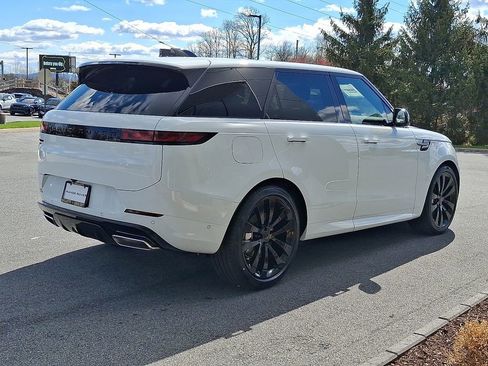 New 2026 Land Rover Range Rover Sport Dynamic SE AWD/4WD image 3