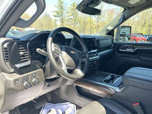 Used 2024 Chevrolet Silverado 2500 LT w/ Convenience Package AWD/4WD image 19