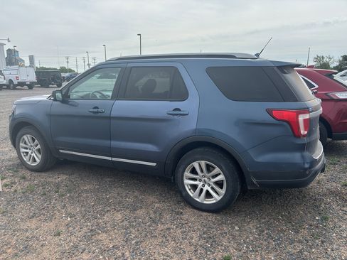 Used 2018 Ford Explorer XLT w/ Equipment Group 202A AWD/4WD image 5