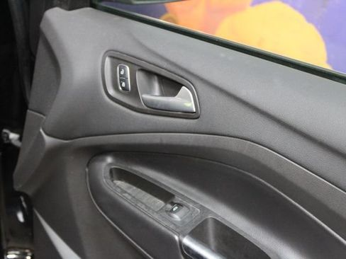 Used 2017 Ford Escape SE FWD image 11