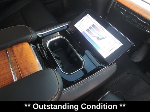 Used 2023 Jeep Grand Wagoneer Series III AWD/4WD image 40