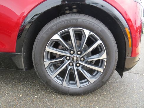 New 2025 Cadillac Lyriq Sport image 10