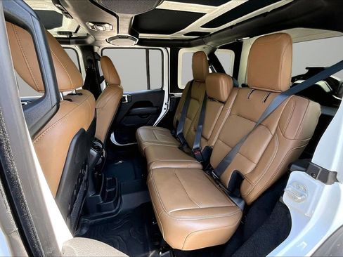Used 2021 Jeep Wrangler Unlimited Rubicon AWD/4WD image 22