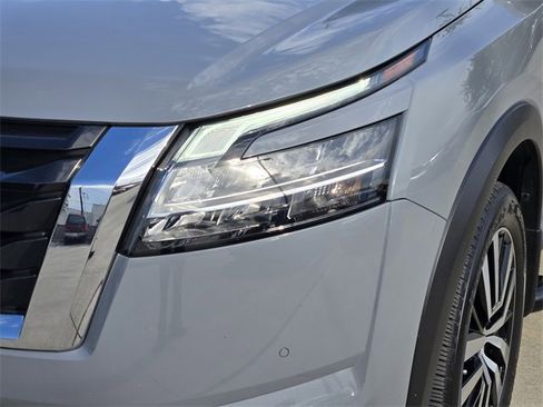 Used 2023 Nissan Pathfinder Platinum w/ Cargo Package image 9