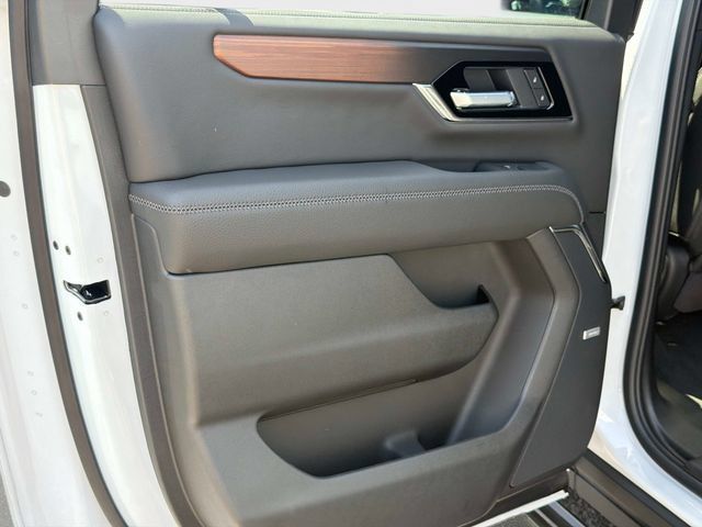 New 2026 GMC Yukon XL Denali w/ Denali Reserve Package AWD/4WD image 11