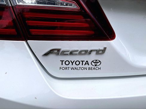 Used 2016 Honda Accord Touring image 24