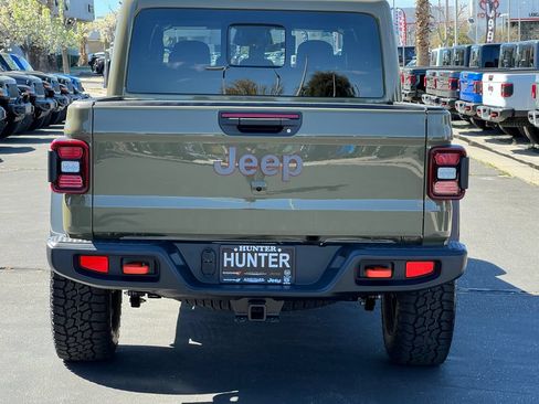 New 2026 Jeep Gladiator Mojave w/ Technology Group AWD/4WD image 6