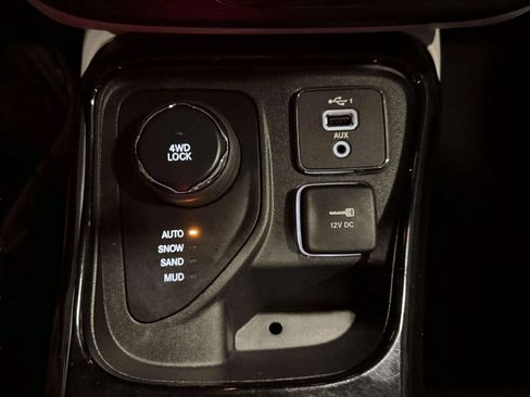 Used 2021 Jeep Compass Limited AWD/4WD image 32