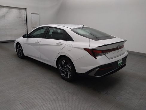 Used 2025 Hyundai Elantra Sport FWD image 3