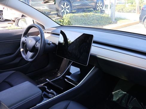 Used 2019 Tesla Model 3 Long Range RWD image 28