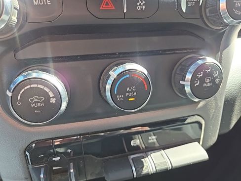Used 2024 RAM 2500 Big Horn AWD/4WD image 66
