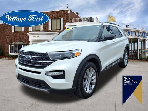 Used 2024 Ford Explorer XLT w/ Equipment Group 202A AWD/4WD image 1