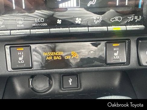Used 2020 Toyota RAV4 XLE w/ Convenience Package AWD/4WD image 9