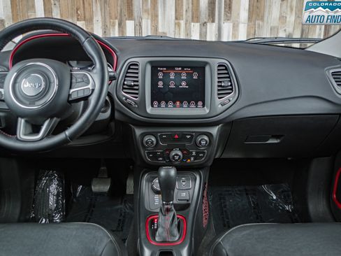 Used 2020 Jeep Compass Trailhawk image 16