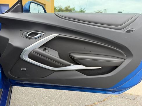 Used 2018 Chevrolet Camaro SS RWD image 15