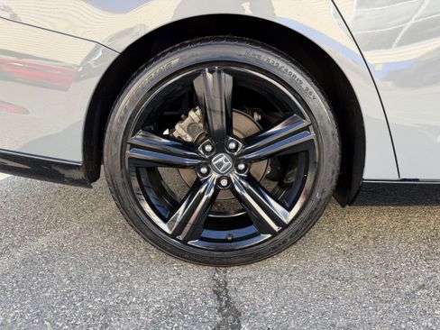 Used 2023 Honda Accord Sport image 9