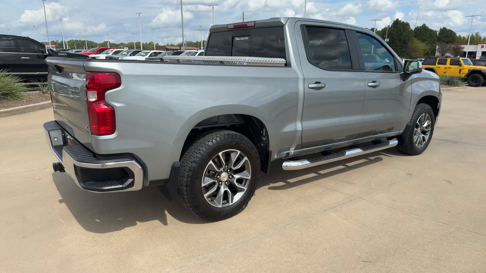 Used 2025 Chevrolet Silverado 1500 LT w/ Z71 Off-Road Package AWD/4WD image 9